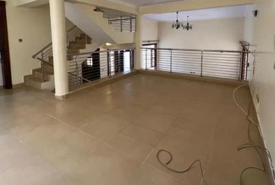 5 Bed Townhouse with En Suite in Kyuna - 4