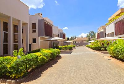 5 Bed Townhouse with En Suite at Lavington Green - 4