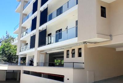 3 Bed Apartment with En Suite at Lavington - 2