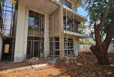 5 Bed Villa with En Suite in Lavington - 3