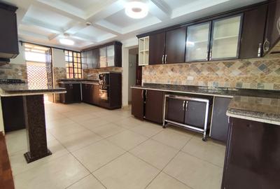 5 Bed Townhouse with Backup Generator in Kitisuru - 3