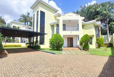 5 Bed Townhouse with En Suite at Lavington Green - 3