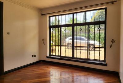 5 Bed Townhouse with En Suite in Runda - 2