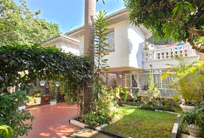 4 Bed Townhouse with En Suite at Valley Arcade - 4
