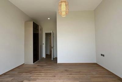 5 Bed Townhouse with En Suite in Runda - 3