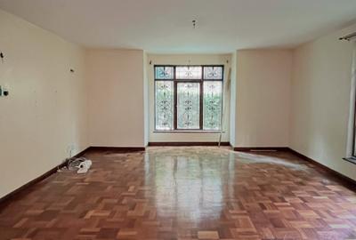 5 Bed Townhouse with En Suite at Othaya Road - 3