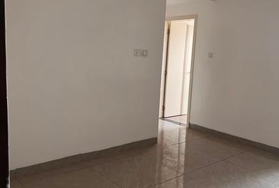 1 Bed Apartment with Gym in Kilimani - 2