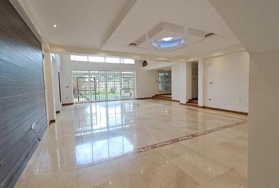 5 Bed Townhouse with En Suite at Lavington Green - 4