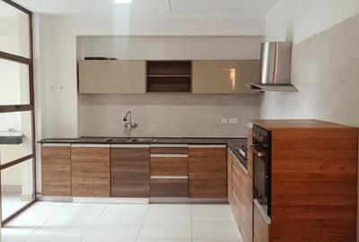 4 Bed Apartment with En Suite in Parklands - 3