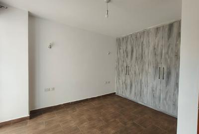 2 Bed Apartment with En Suite in General Mathenge - 4