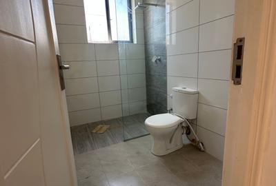 Serviced 1 Bed Apartment with En Suite at 1St Avanue - 2