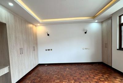 5 Bed House with En Suite in Karen - 4