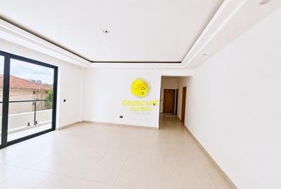 3 Bed Apartment with En Suite in Brookside - 4