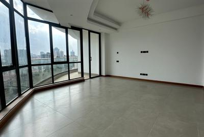 4 Bed Apartment with En Suite in Riverside