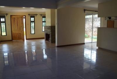 3 Bed House with En Suite in Nyari - 2
