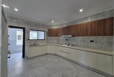 Furnished 3 Bed Apartment with En Suite at Mandera Rd - 4