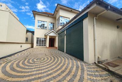 5 Bed House with En Suite at Kyuna