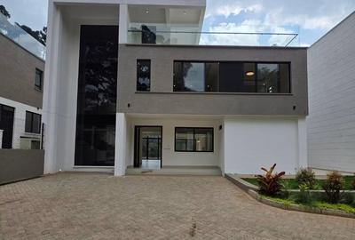 6 Bed Villa with En Suite in Kitisuru - 3