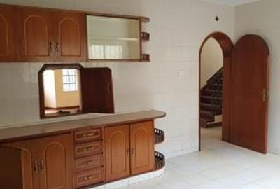 5 Bed Villa with En Suite in Lavington - 4
