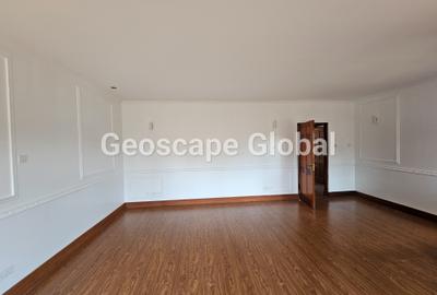 5 Bed House with En Suite in Gigiri