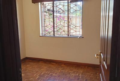3 Bed Apartment with En Suite in Westlands Area - 2