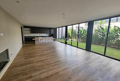 4 Bed House with En Suite in Runda - 2