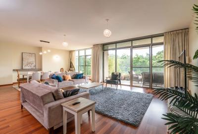 3 Bed Apartment with En Suite at 6Th Parklands Avenue