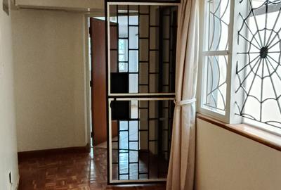 5 Bed House with En Suite at Redhill Road - 3