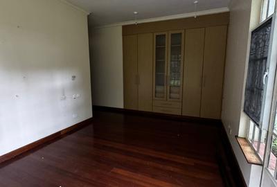 3 Bed House with En Suite at Windridge - 4