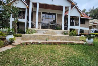 4 Bed House with En Suite in Karen Hardy