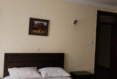 Serviced 3 Bed Apartment with En Suite at River Drive - 4