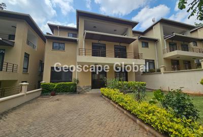 5 Bed House with En Suite in Lavington