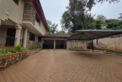 5 Bed House with En Suite in Runda - 4