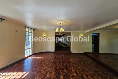 5 Bed House with En Suite in Lavington - 2