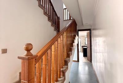 5 Bed Apartment with En Suite in Kilimani - 4