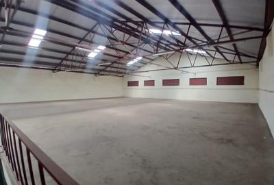 28,000 ft² Warehouse with Fibre Internet in Industrial Area - 2