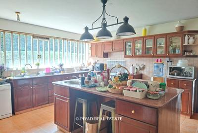 4 Bed House with Garden in Runda - 2