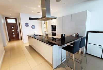 3 Bed Apartment with Swimming Pool at English Point - 4
