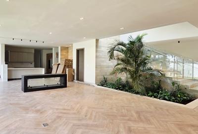5 Bed Villa with En Suite at Granville Grove