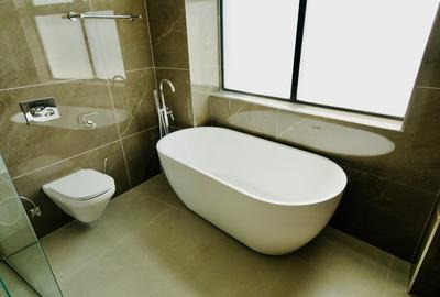3 Bed Apartment with En Suite at 2026-128 - 3