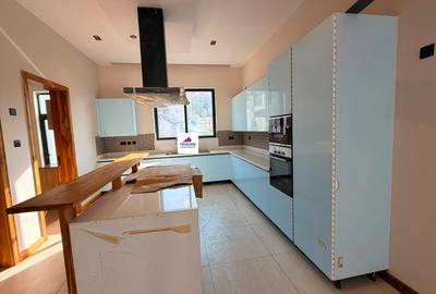 4 Bed House with En Suite in Loresho - 4