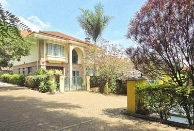 4 Bed Townhouse with En Suite at Brookside