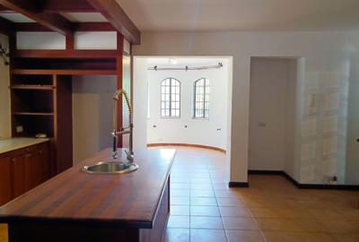 6 Bed House with En Suite at Kitisuru - 2