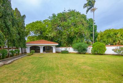 5 Bed Townhouse with En Suite at Bungalow Road - 2