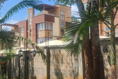 5 Bed Villa with En Suite in Lavington - 2