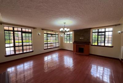6 Bed House with En Suite in Runda - 2