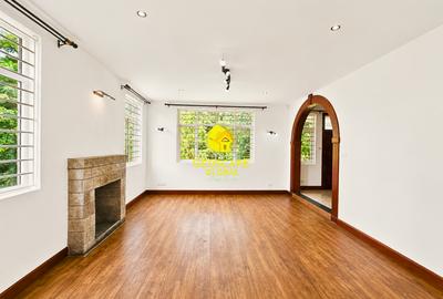 5 Bed House with En Suite in Rosslyn - 2