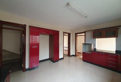 4 Bed House with En Suite at Grevillea Grove - 4