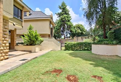 6 Bed Townhouse with En Suite in Lavington - 3