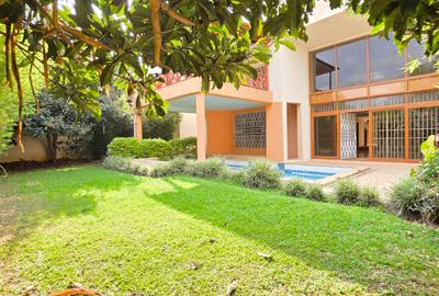 5 Bed Townhouse with En Suite at Lavington Green - 4